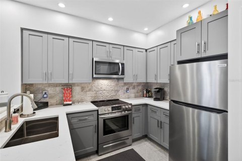 Condo in Celebration, Florida, 2 bedrooms № 2094409 - photo 3