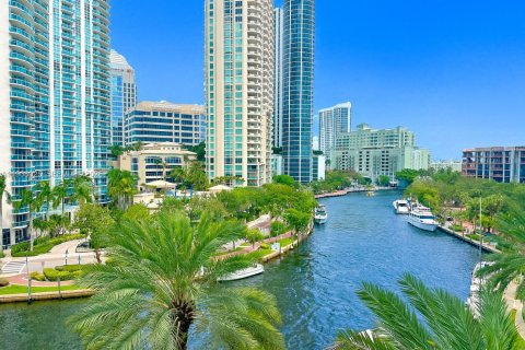 Condominio en Fort Lauderdale, Florida, 2 dormitorios  № 2078265