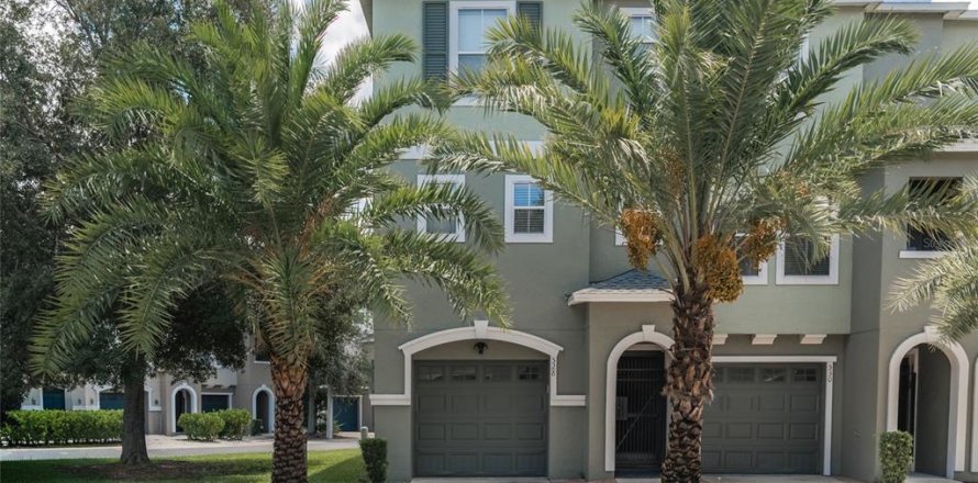 Townhouse in Tampa, Florida 3 bedrooms, 146.04 sq.m. № 2319008