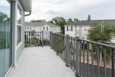 Townhouse in Tampa, Florida 3 bedrooms, 146.04 sq.m. № 2319008 - photo 7