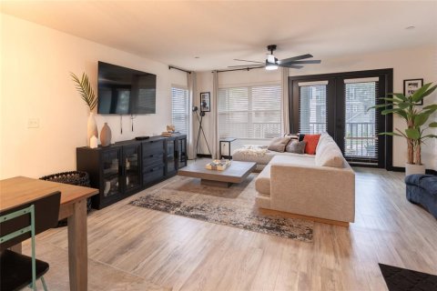 Townhouse in Tampa, Florida 3 bedrooms, 146.04 sq.m. № 2319008 - photo 4