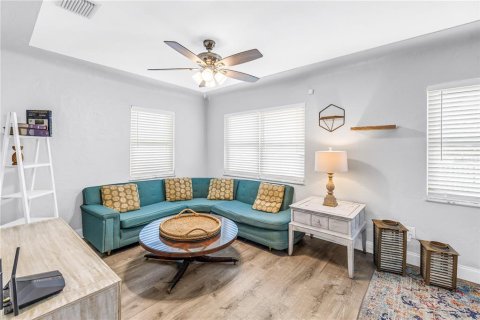 Casa en venta en Gulfport, Florida, 3 dormitorios, 97.83 m2 № 2151509 - foto 8