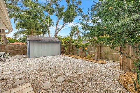 Casa en venta en Gulfport, Florida, 3 dormitorios, 97.83 m2 № 2151509 - foto 24