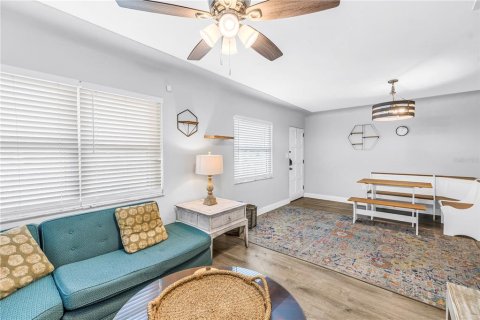 Casa en venta en Gulfport, Florida, 3 dormitorios, 97.83 m2 № 2151509 - foto 10