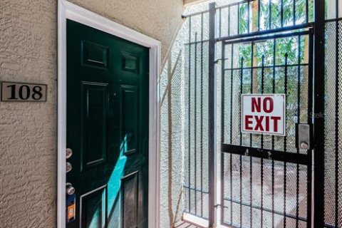 Condo in Clearwater, Florida, 1 bedroom  № 1719839 - photo 4