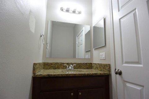 House in Tampa, Florida 3 bedrooms, 224.45 sq.m. № 2200525 - photo 13