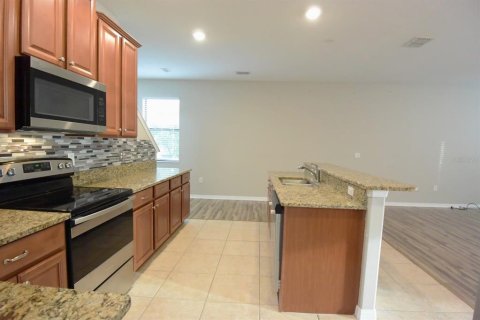 House in Tampa, Florida 3 bedrooms, 224.45 sq.m. № 2200525 - photo 10