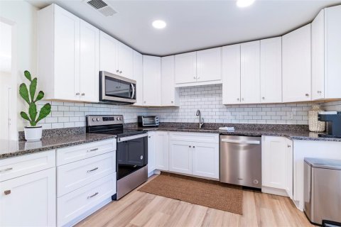 Casa en venta en Clearwater, Florida, 4 dormitorios, 156.91 m2 № 1508584 - foto 13