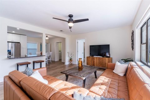 Casa en venta en Clearwater, Florida, 4 dormitorios, 156.91 m2 № 1508584 - foto 8
