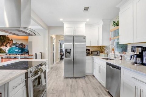 Villa ou maison à vendre à Tampa, Floride: 3 chambres, 136.85 m2 № 2091739 - photo 8
