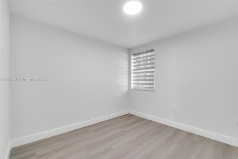Townhouse in Miami, Florida 3 bedrooms, 141.49 sq.m. № 1814731 - photo 21