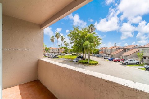 Townhouse in Miami, Florida 3 bedrooms, 141.49 sq.m. № 1814731 - photo 27
