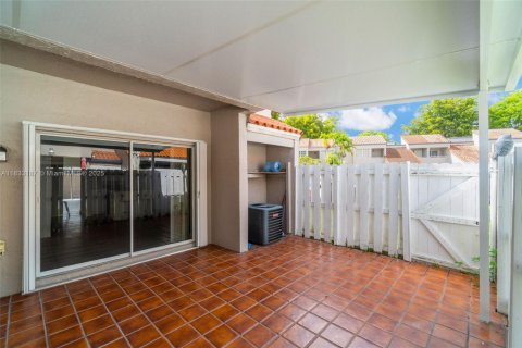 Townhouse in Miami, Florida 3 bedrooms, 141.49 sq.m. № 1814731 - photo 30
