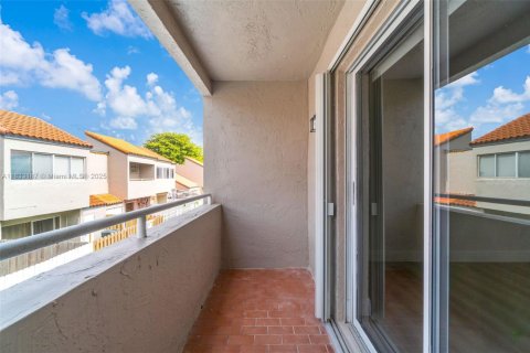 Townhouse in Miami, Florida 3 bedrooms, 141.49 sq.m. № 1814731 - photo 28