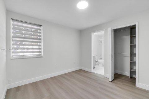 Townhouse in Miami, Florida 3 bedrooms, 141.49 sq.m. № 1814731 - photo 22