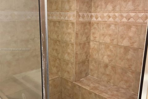 Copropriété à louer à Coral Gables, Floride: 2 chambres, 102.1 m2 № 1839634 - photo 10