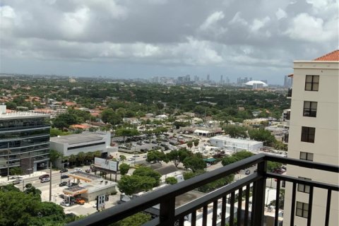 Condo in Coral Gables, Florida, 2 bedrooms  № 1839634 - photo 1
