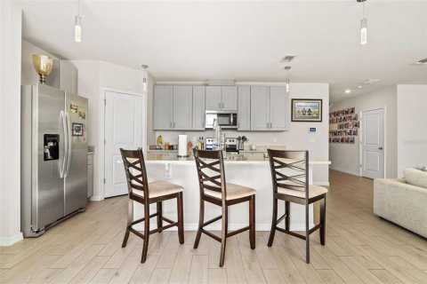 Casa en venta en Zephyrhills, Florida, 3 dormitorios, 182.46 m2 № 1573139 - foto 8