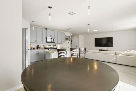 Casa en venta en Zephyrhills, Florida, 3 dormitorios, 182.46 m2 № 1573139 - foto 11
