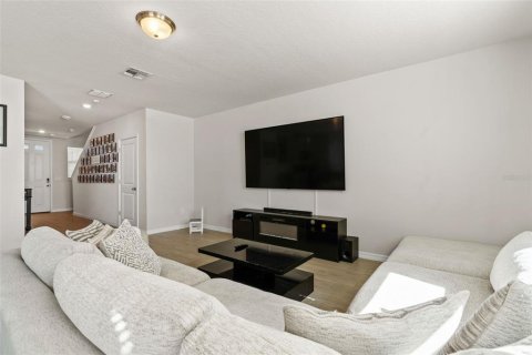 Casa en venta en Zephyrhills, Florida, 3 dormitorios, 182.46 m2 № 1573139 - foto 5