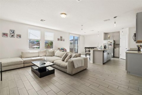 Casa en venta en Zephyrhills, Florida, 3 dormitorios, 182.46 m2 № 1573139 - foto 7