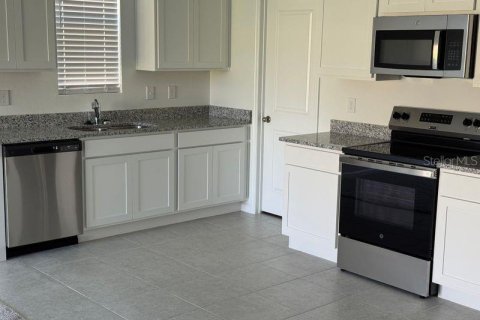 Casa en alquiler en Winter Haven, Florida, 3 dormitorios, 149.11 m2 № 1919935 - foto 3