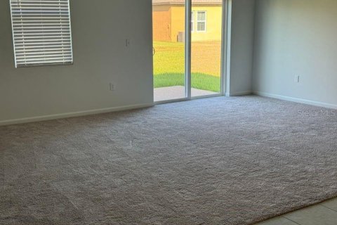 Casa en alquiler en Winter Haven, Florida, 3 dormitorios, 149.11 m2 № 1919935 - foto 2