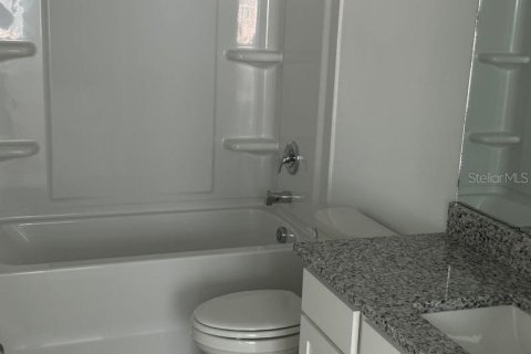 Casa en alquiler en Winter Haven, Florida, 3 dormitorios, 149.11 m2 № 1919935 - foto 8