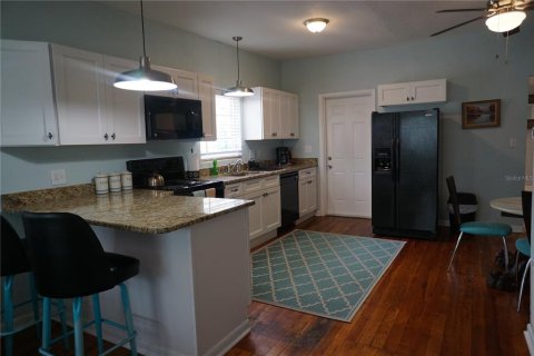 House in Clearwater, Florida 3 bedrooms, 171.59 sq.m. № 2222892 - photo 5