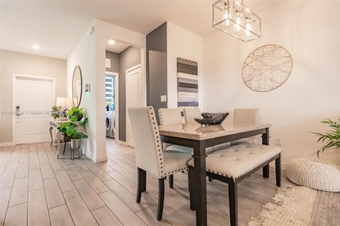 Touwnhouse à vendre à Homestead, Floride: 3 chambres, 120.96 m2 № 1965347 - photo 6