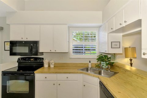 Купить кондоминиум в Венеция, Флорида 5 комнат, 90.12м2, № 1622764 - фото 23
