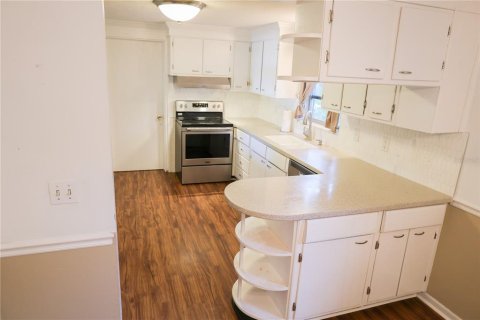 House in Winter Haven, Florida 3 bedrooms, 133.13 sq.m. № 1824965 - photo 10