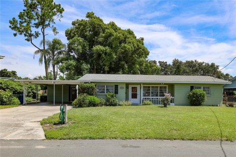 House in Winter Haven, Florida 3 bedrooms, 133.13 sq.m. № 1824965 - photo 1