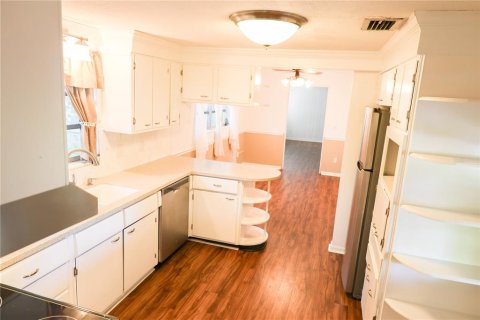 House in Winter Haven, Florida 3 bedrooms, 133.13 sq.m. № 1824965 - photo 11