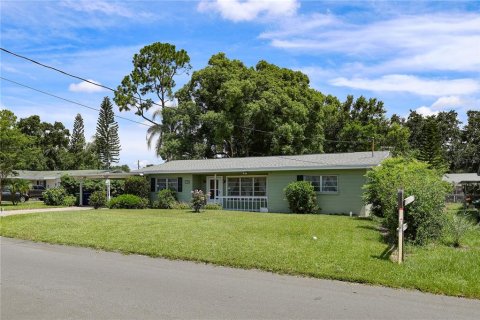 House in Winter Haven, Florida 3 bedrooms, 133.13 sq.m. № 1824965 - photo 2