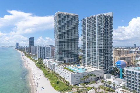 Condominio en venta en Hallandale Beach, Florida, 1 dormitorio, 80.92 m2 № 1889317 - foto 3