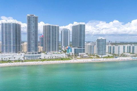 Condominio en venta en Hallandale Beach, Florida, 1 dormitorio, 80.92 m2 № 1889317 - foto 4