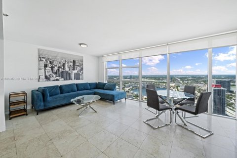 Condominio en venta en Hallandale Beach, Florida, 1 dormitorio, 80.92 m2 № 1889317 - foto 15