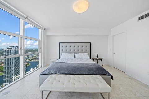 Condominio en venta en Hallandale Beach, Florida, 1 dormitorio, 80.92 m2 № 1889317 - foto 22