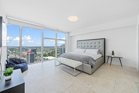 Condominio en venta en Hallandale Beach, Florida, 1 dormitorio, 80.92 m2 № 1889317 - foto 21
