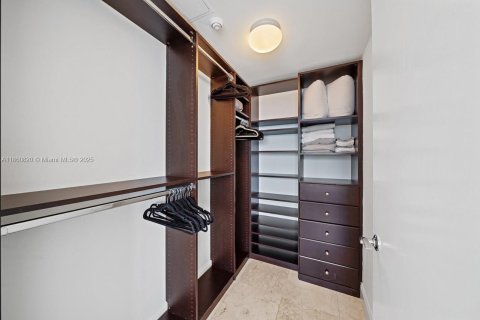 Condominio en venta en Hallandale Beach, Florida, 1 dormitorio, 80.92 m2 № 1889317 - foto 29