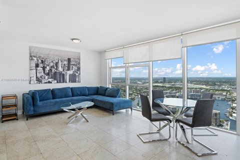 Condominio en venta en Hallandale Beach, Florida, 1 dormitorio, 80.92 m2 № 1889317 - foto 13
