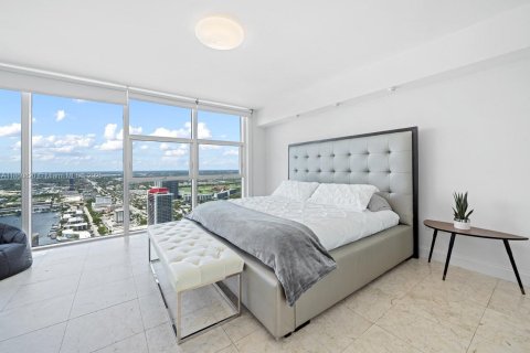 Condominio en venta en Hallandale Beach, Florida, 1 dormitorio, 80.92 m2 № 1889317 - foto 20