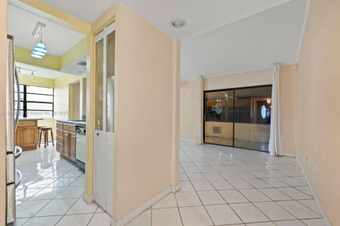 Купить виллу или дом в Хомстед, Флорида 2 спальни, 115.76м2, № 1830650 - фото 11