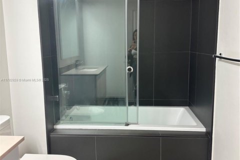 Copropriété à vendre à Miami, Floride: 1 chambre, 69.86 m2 № 2021468 - photo 8