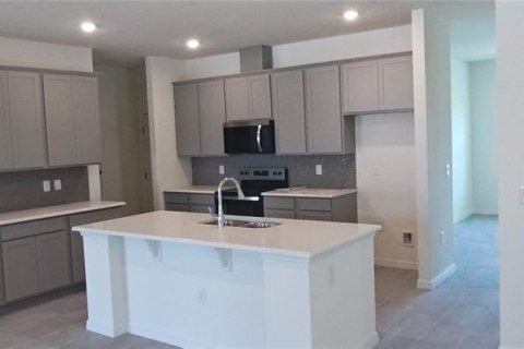 House in Palm Coast, Florida 3 bedrooms, 231.05 sq.m. № 2114697 - photo 2