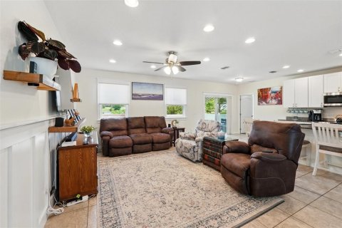 Casa en venta en Mascotte, Florida, 3 dormitorios, 148.64 m2 № 1746433 - foto 11