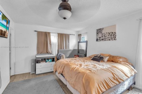 House in Margate, Florida 3 bedrooms, 146.41 sq.m. № 1956172 - photo 16