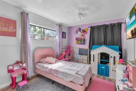 House in Margate, Florida 3 bedrooms, 146.41 sq.m. № 1956172 - photo 20