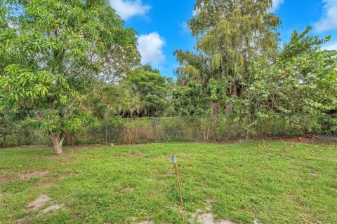 House in Margate, Florida 3 bedrooms, 146.41 sq.m. № 1956172 - photo 26